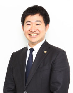 岸田弁護士